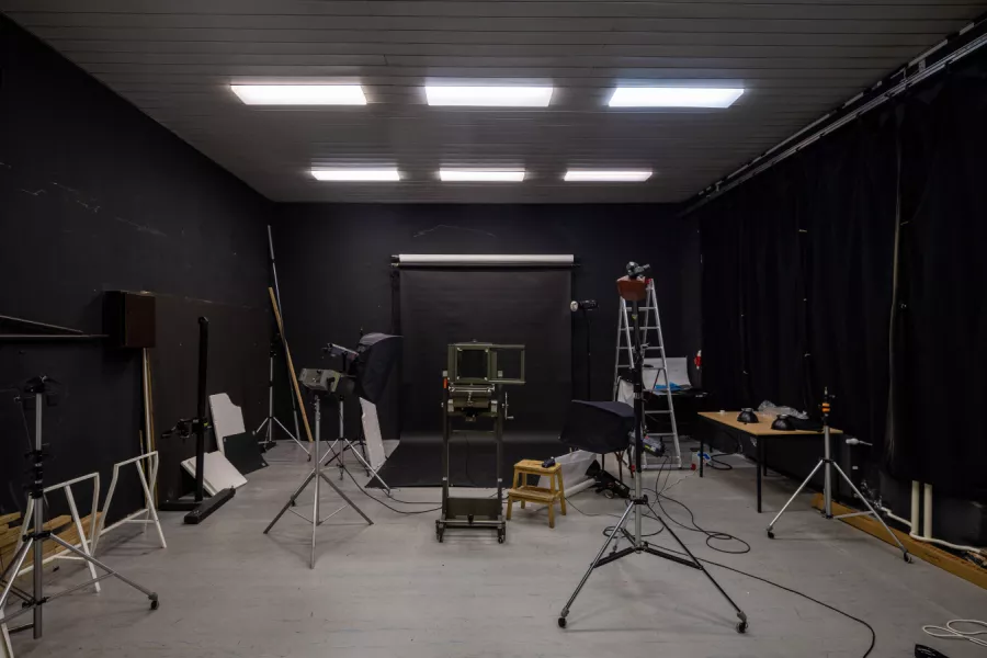 Beroun - dark studio
